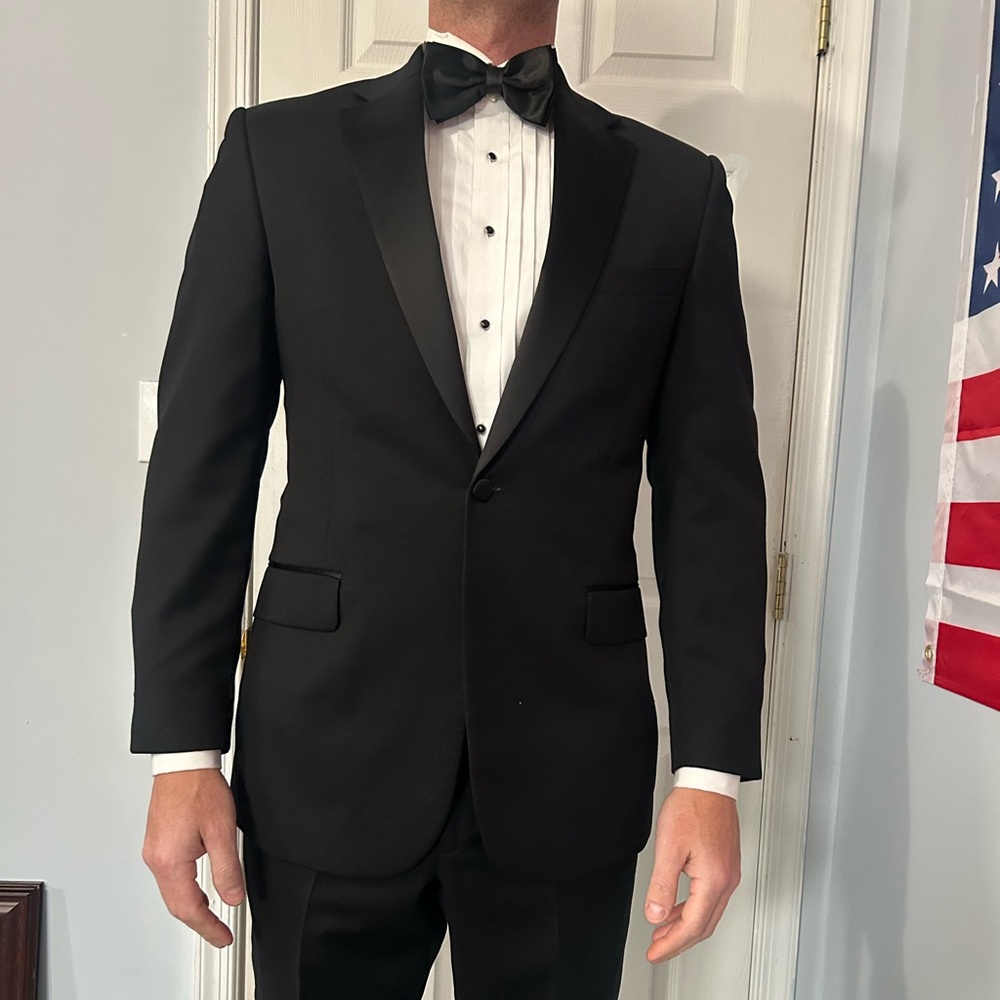 Jos A Bank Travelers Collection Tailored Black Men's Tuxedo Suit - 40R